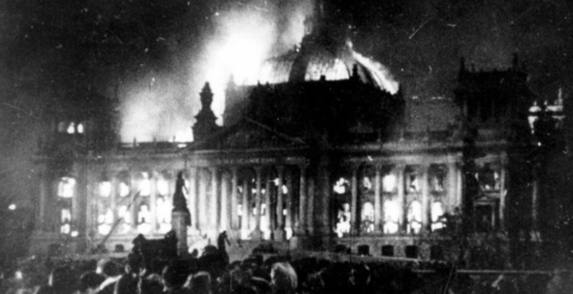 27 Février 1933 : L'Incendie du Reichstag, un Tournant dans l'Histoire Allemande