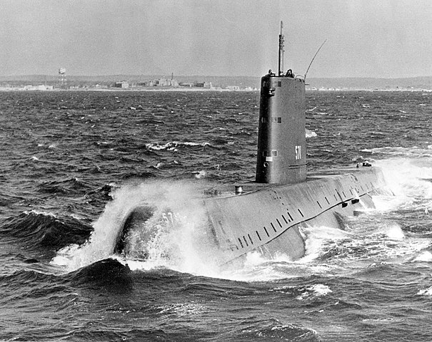 1954 : Le Lancement Révolutionnaire du Premier Sous-Marin à Propulsion Nucléaire le Nautilus