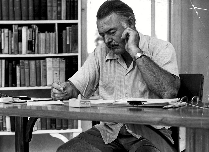 La Chute de Hemingway : Le Rôle du FBI dans la Vie et la Paranoïa d'un Écrivain