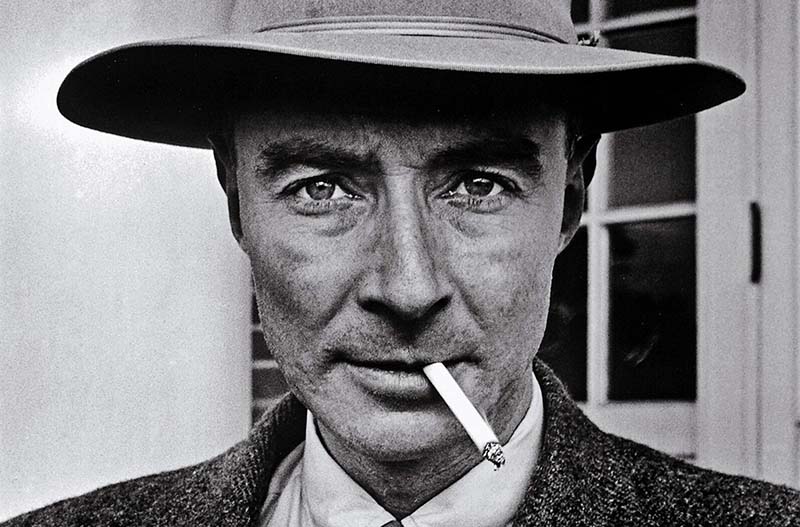 18 Février 1967 : Mort de Robert Oppenheimer, l’Esprit Complexe derrière la Bombe Atomique