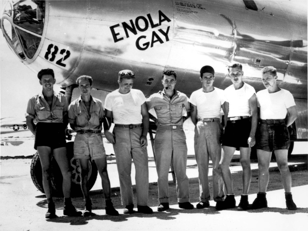 L'Enola Gay : Avion de la Controverse Historique