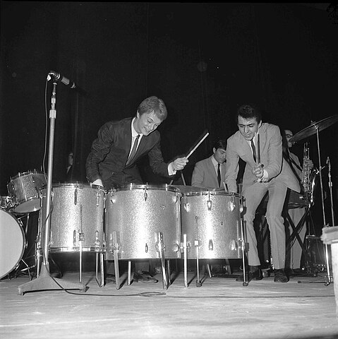 1 Février 1939 : La Naissance de Claude François, Future Icône de la Musique Française