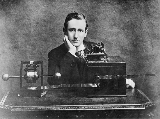 12 Décembre 1901 :  Guglielmo Marconi et la Première Transmission Radio Transatlantique