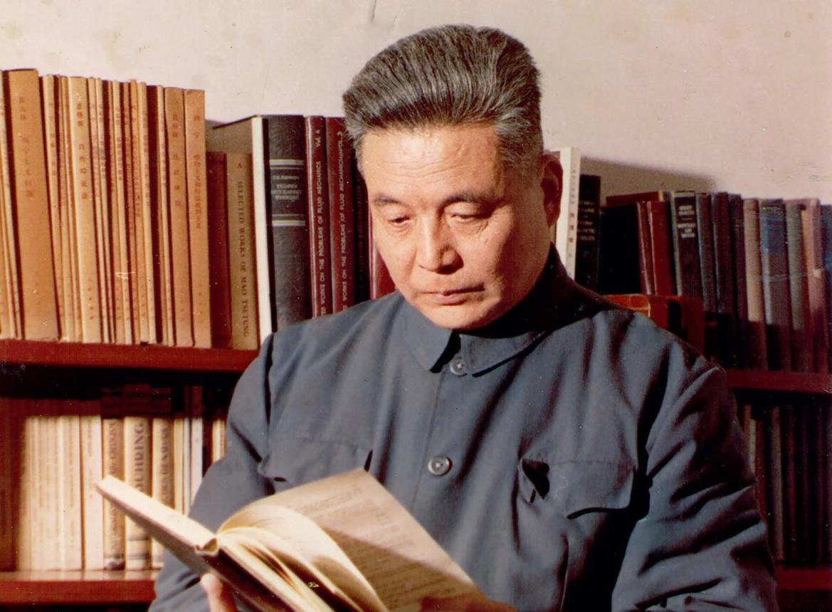 Portrait du physicien chinois Deng Jiaxian, acteur essentiel du programme nucléaire chinois