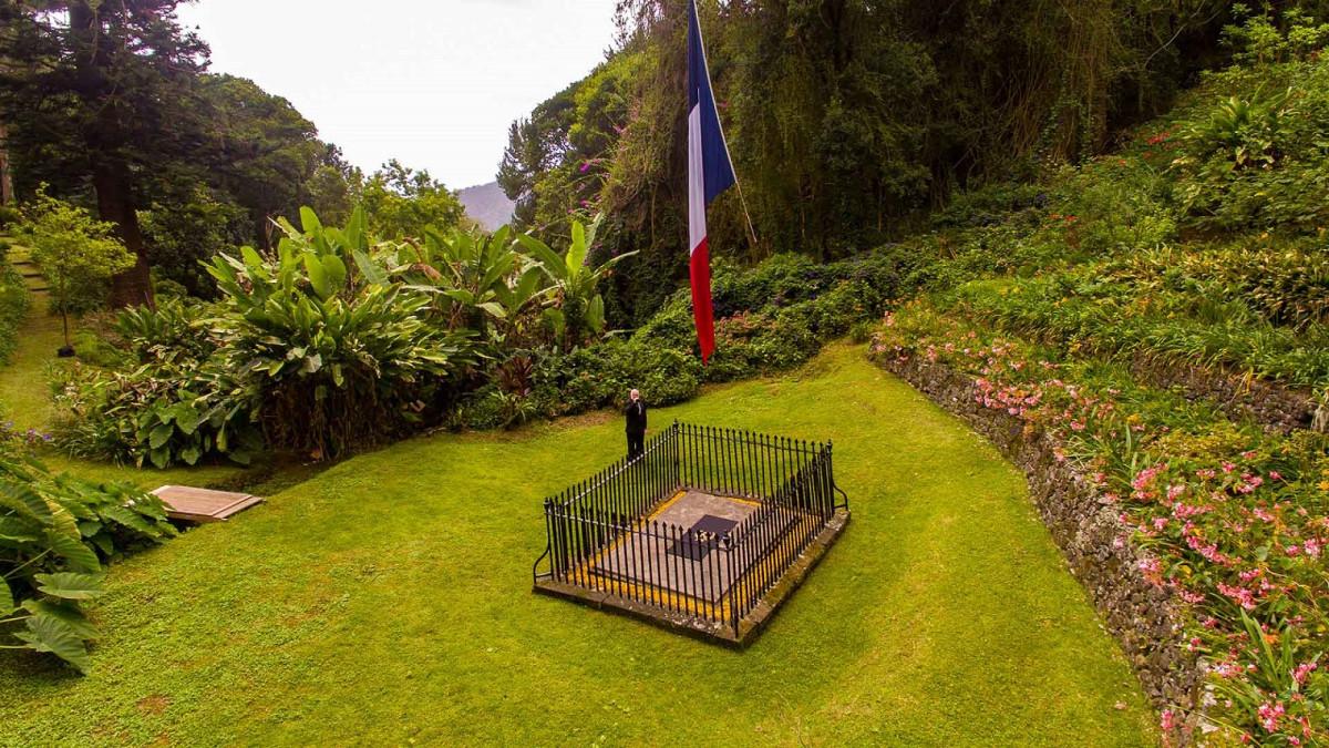 Premier tombeau de Napoléon à Sainte-Hélène dans la vallée du Tombeau