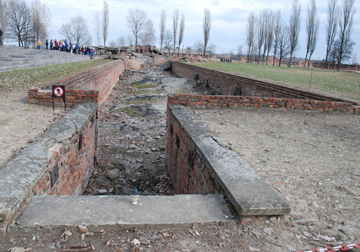 ÚJ KREMATÓRIUMOK BIRKENAUBAN