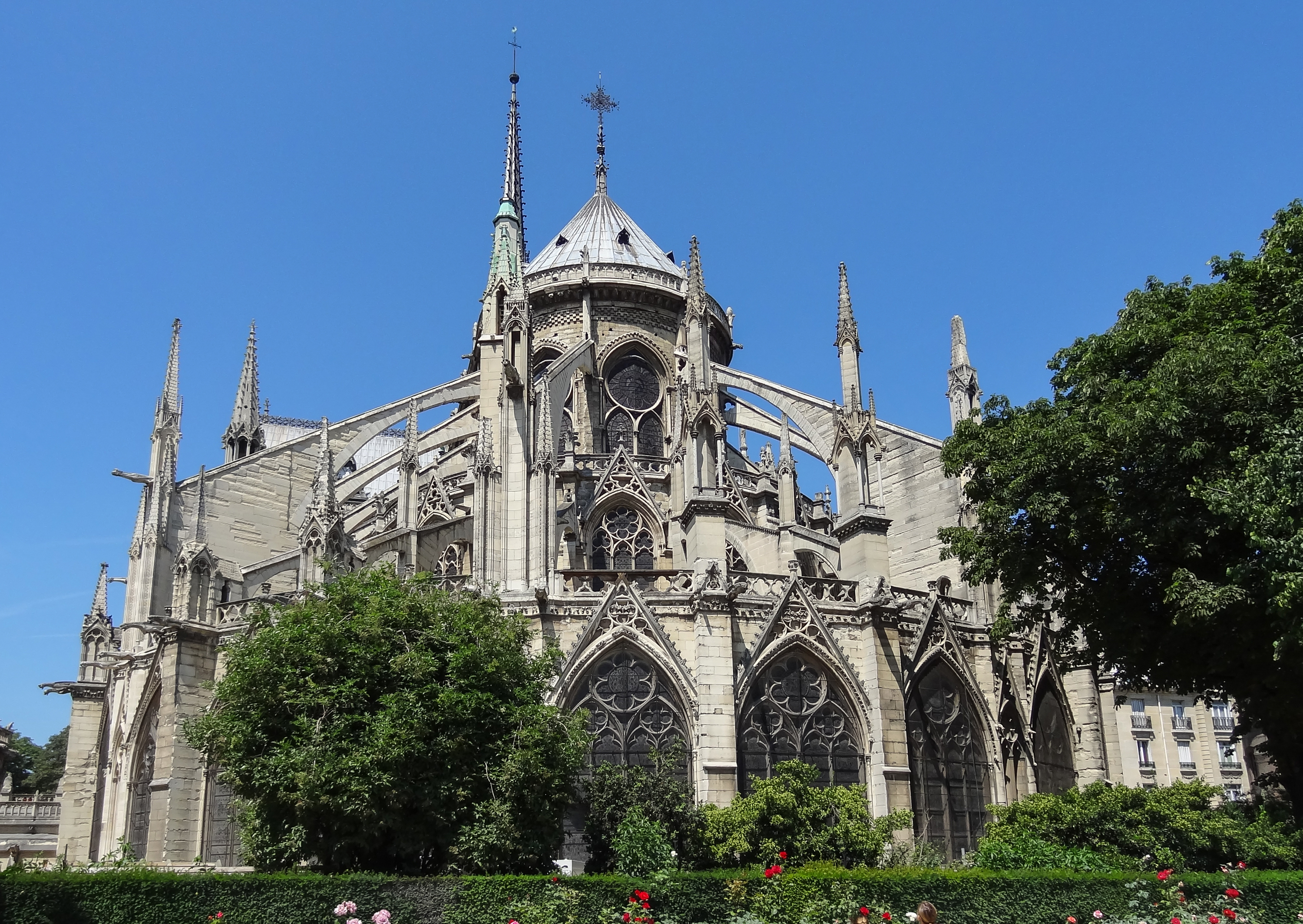 Arcs-boutants du chevet de Notre-Dame de Paris, photographiés en 2013