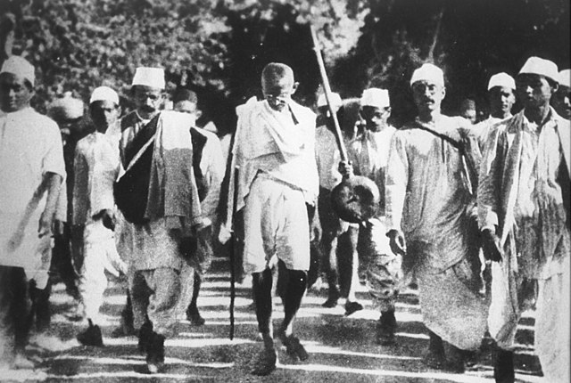 30 Janvier 1948 : La Mort de Mahatma Gandhi, une Tragédie qui Ébranle le Monde
